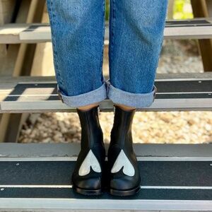 Cydwoq Love Boot in Black/Silver